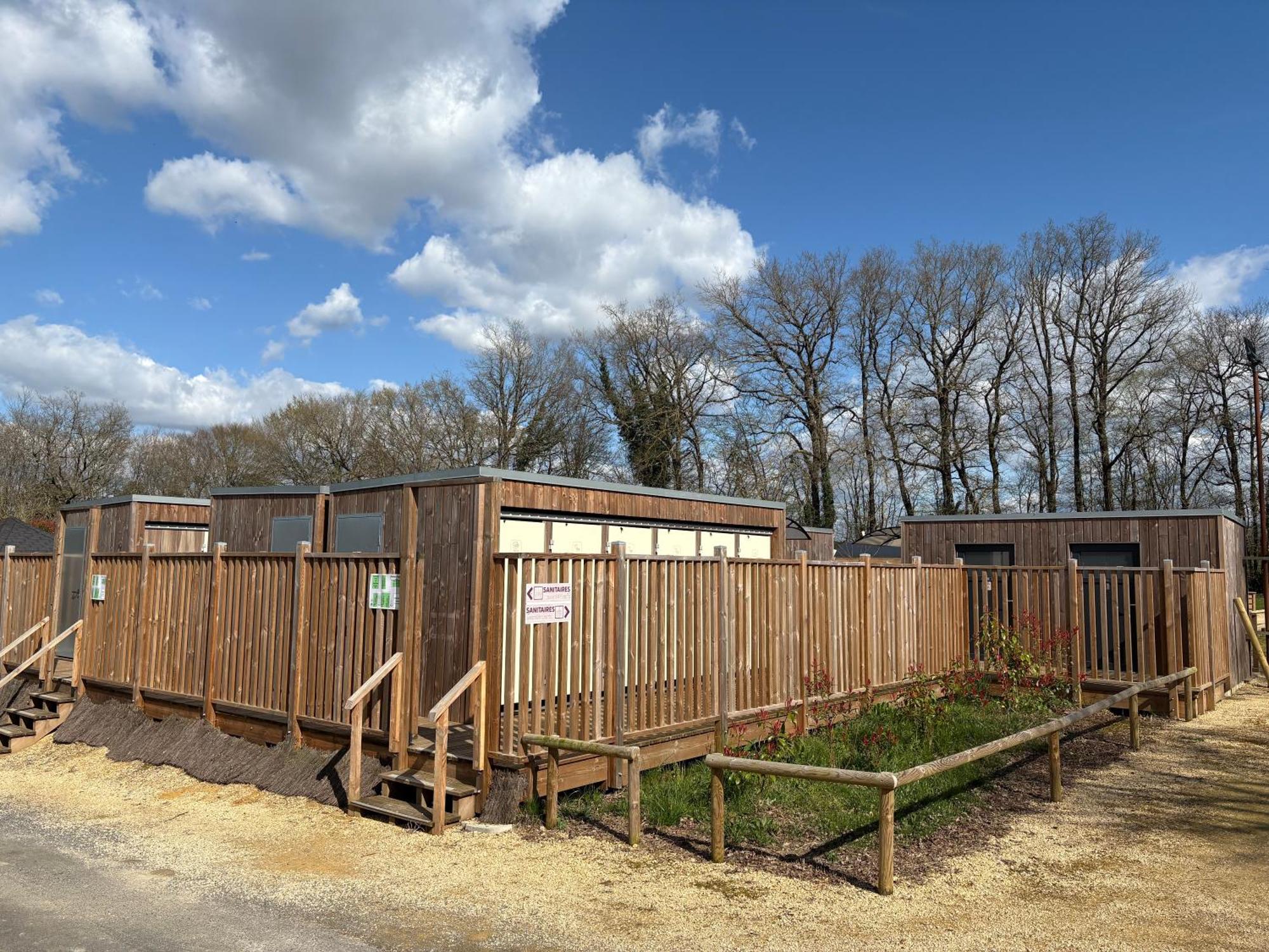 Village Vacances - Defiplanet' Dienné Exterior foto